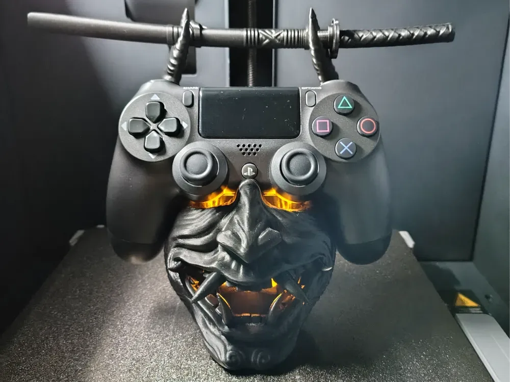 Suporte de Comando — Máscara Oni (PS4/PS5)